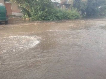 Беспощадная стихия забрала Ровно под воду: фото