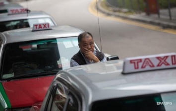 Турист по ошибке заплатил за такси в сто раз больше