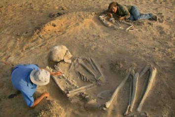 Черные метки на костях: в Украине раскопали скелет ведьмы