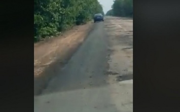 Велосипедная дорожка уже есть, - водители показали, как отремонтировали трассу "Новая Одесса - Сухой Еланец"