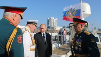 Путин: ВМФ успешно решает задачи обороноспособности России