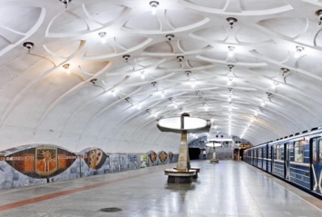 Три станции метро закрыли в Харькове