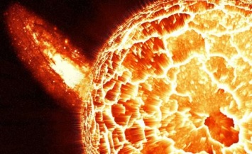 Уфологи: Сжатия Солнца говорят о его неминуемом взрыве