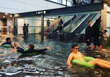 Шведы устроили бассейн в затопленном подземном переходе. Видео