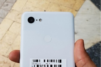 Появились фото Google Pixel 3 XL в белом варианте