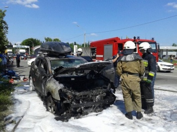 В Днепре во время движения загорелся кроссовер