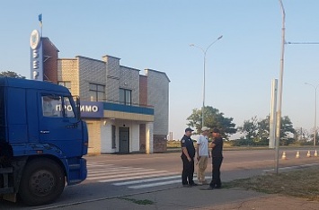 В Бердянске зерновоз заблокировал движение на шоссе