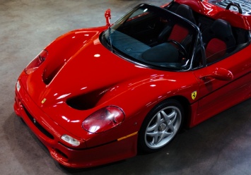 Первый экземпляр Ferrari F50 выставили на продажу