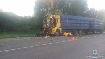 На Сумщине при столкновении двух грузовиков погиб водитель