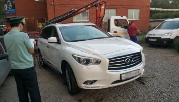 Ярославец задолжал по кредитам 6 млн рублей и лишился Infiniti