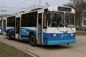 В Петербурге водителя троллейбуса уволили из-за судимости за репосты