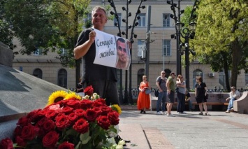 В Москве одновременно прошли две акции в поддержку Сенцова