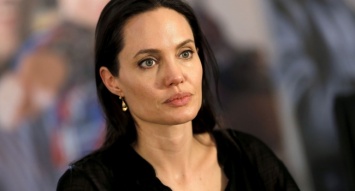 Адвокат отказалась от защиты Джоли в бракоразводном процессе