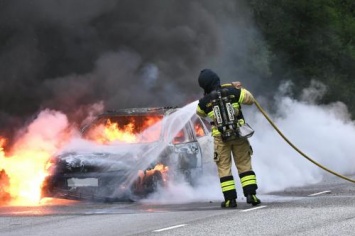 В Омске минувшей ночью горели Mercedes-Benz и BMW