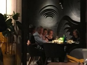 Порошенко с семьей отужинал в ресторане, где стейки стоят 1 600 гривен (фото)