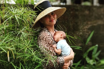 Крисси Тейген и Джон Ледженд с детьми оказались в эпицентре землетрясения во время отдыха на Бали