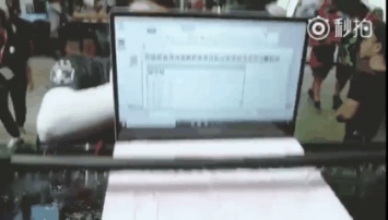 В Китае показали первый в мире непотопляемый ноутбук