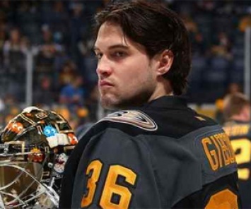 НХЛ: Гибсон продлил контракт с Анахаймом на восемь лет