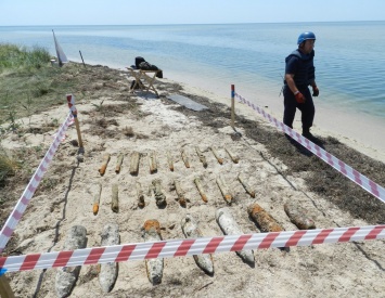 Водолазы ГосЧС подняли больше тысячи артснарядов с корабля, затонувшего в Черном море во время Второй мировой войны