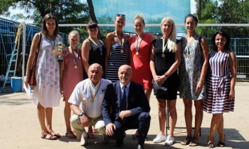 Каменские волейболистки стали победителями турнира на Кубок городского головы Новой Каховки