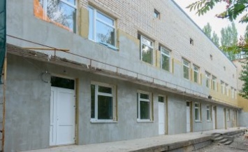 ДнепрОГА реконструирует инфекционное отделение горбольницы в Марганце
