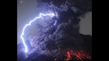 «Это пример»: Ученые рассказали о последствиях извержения по-настоящему огромного вулкана Санторин