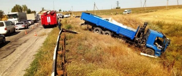 Запорожские правоохранители задержали водителя грузовика, протаранившего маршрутку