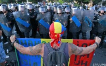 В Румынии пострадало больше 400 человек в ходе масштабных выступлений за роспуск правительства и сближение с ЕС и НАТО