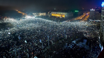Массовые протесты в Румынии: сотни пострадавших