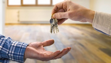 Покупка квартиры по переуступке: выгода, риски и юридические тонкости