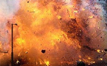 Огромная воронка и свист осколков: на Днепропетровщине прогремел взрыв, кадры происшествия
