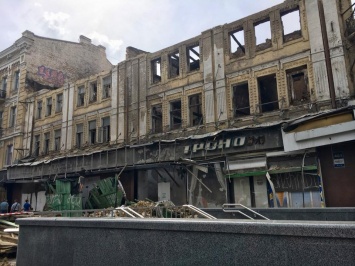 Опубликованы фото разрушенного центрального гастронома на Крещатике