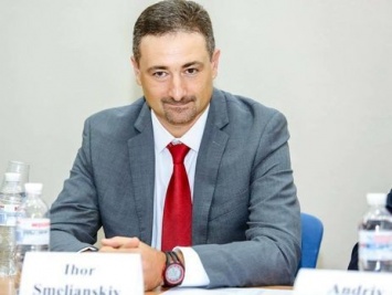 Мининфраструктуры подписало новый контракт с гендиректором "Укрпошти" Смилянским