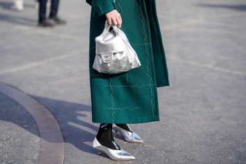 Streetstyle: с чем носят сумки Chanel по всему миру