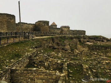 Аккерманская крепость: пенсионер упал с высоты 7 метров - и выжил