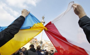 Недолго песенка играла: Польша использовала украинцев, а без них загнется экономика