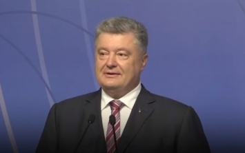 Порошенко: С 1 сентября украинские школьники будут учиться по новым стандартам