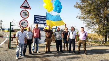 "Россия исчезнет": в Чонгаре волонтеры провели акцию