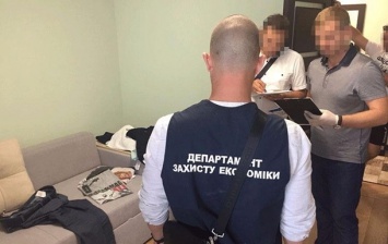 Полиция провела обыски и задержания на Закарпатской таможне
