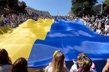 От Черновцов до Донбасса: как украинцы День флага отмечают (ФОТО)