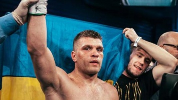 Бой украинского боксера за чемпионский пояс: названы дата и время