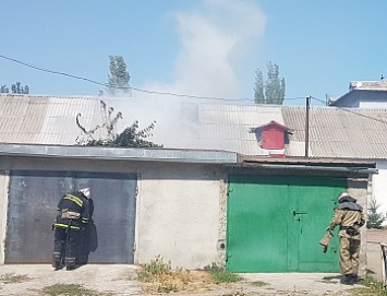 Возгорание мусора стало причиной пожара в центре Бердянска