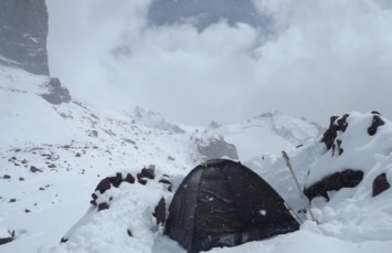 На Эльбрусе нашли тело альпинистки, погибшей более 30 лет назад