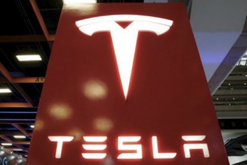 Маск передумал уводить компанию Tesla с биржи