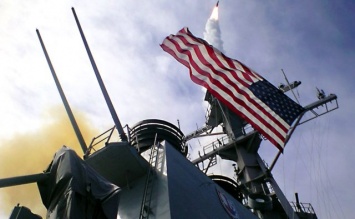 США перебросили корабли и самолеты для противодействия России: что происходит