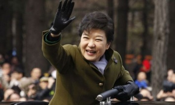 Экс-президенту Южной Кореи продлили срок заключения еще на один год