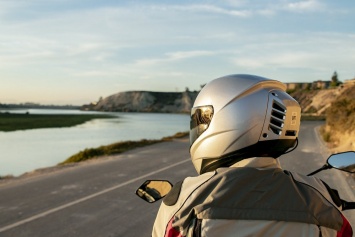 Feher ACH-1 - умный охлаждающий шлем для мотоциклистов