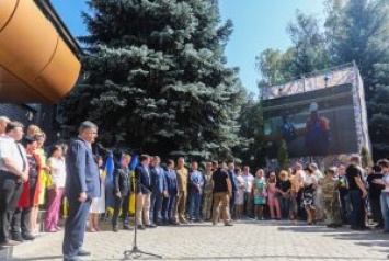 Порошенко открыл новый газопровод в Авдеевку, построенный в обход оккупированных территорий