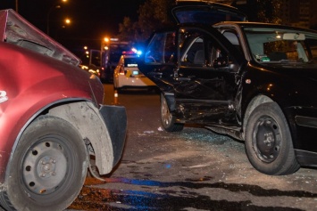 В Киеве Uber влетел в Volkswagen: пострадали два человека. ВИДЕО