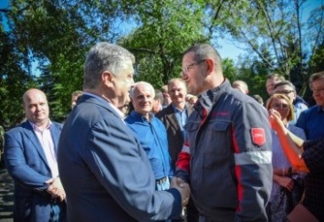 АКХЗ помог восстановить газоснабжение Авдеевки, создает новые рабочие места, - Порошенко